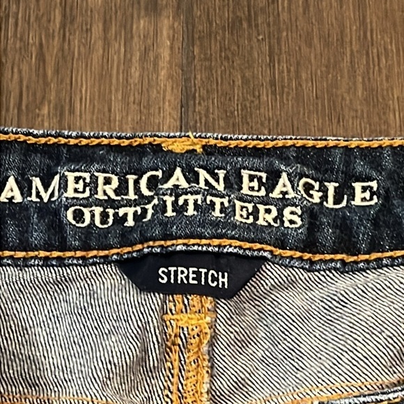 American Eagle size 2 skinny Bermuda stretch denim shorts- cut off, distressed - Picture 4 of 9